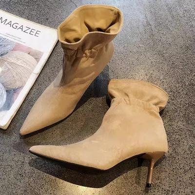 Retro Braune Kunstwildleder Stiefel Damen Mode Spitze Falten Design Knöchelhohe Stiefel Bequem Weiches Leder Dünner Absatz Moderner Stiefel