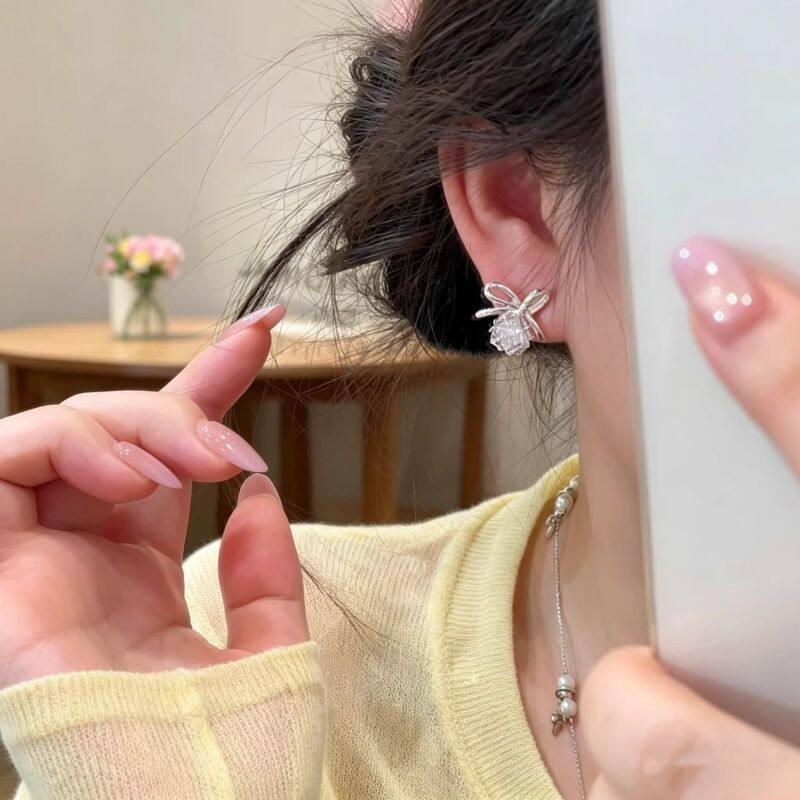 Silver needle super flash zircon bow stud earrings light luxury high sense exquisite earrings fashion sweet wind show face small earrings