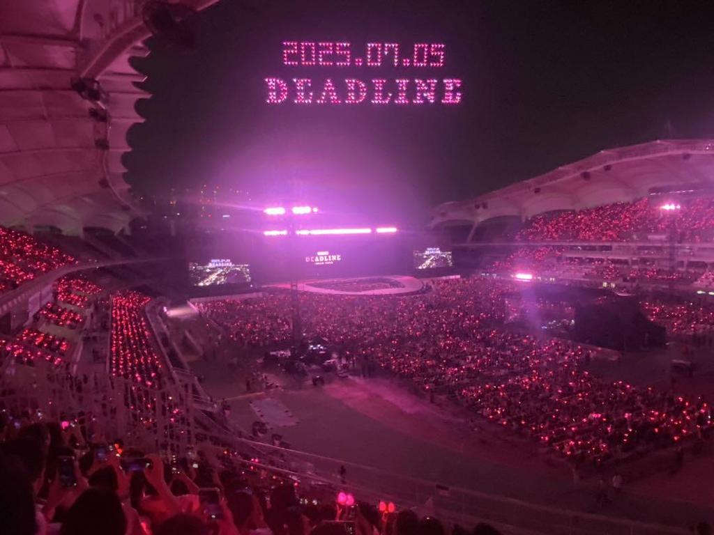 [USED] BLACKPINK DEADLINE Seoul Weverse Bonus Lisa Trading Card