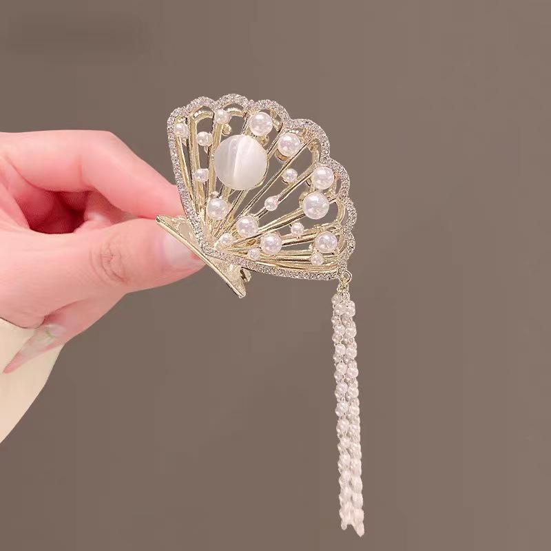 Elegant Metal Butterfly Hairpin with Tassel Pendant for Women, 2025 New Style