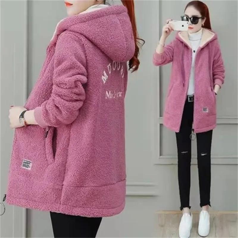 

Женское худи с вышивкой букв, на флисовой подкладке, утолщенное, из искусственного меха ягненка, повседневное, средней длины, в корейском стиле, женская куртка, зимнее пальто XS фиолетовый