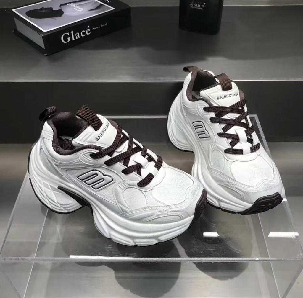 Daddy Shoes Women's 2025 Autumn and Winter Velvet New Catwalk Thick-soled Color Matching Versatile Height Increase Casual Sports Shoes Comfortable