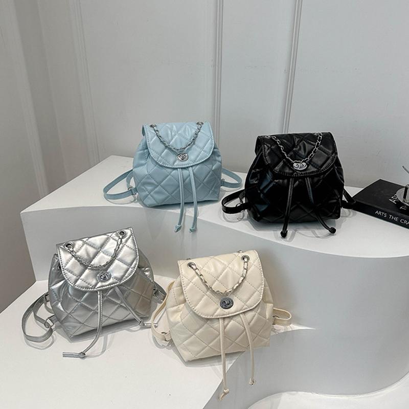 2025  Summer High Value Niche Design Diamond Backpack Women  Chain Bag Small Ladies Backpack
