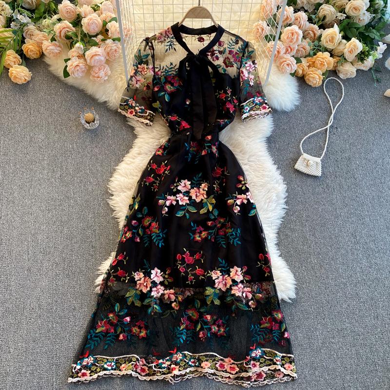 French niche Hepburn style skirt new contrasting color bow collar short sleeve thin embroidered flower dress