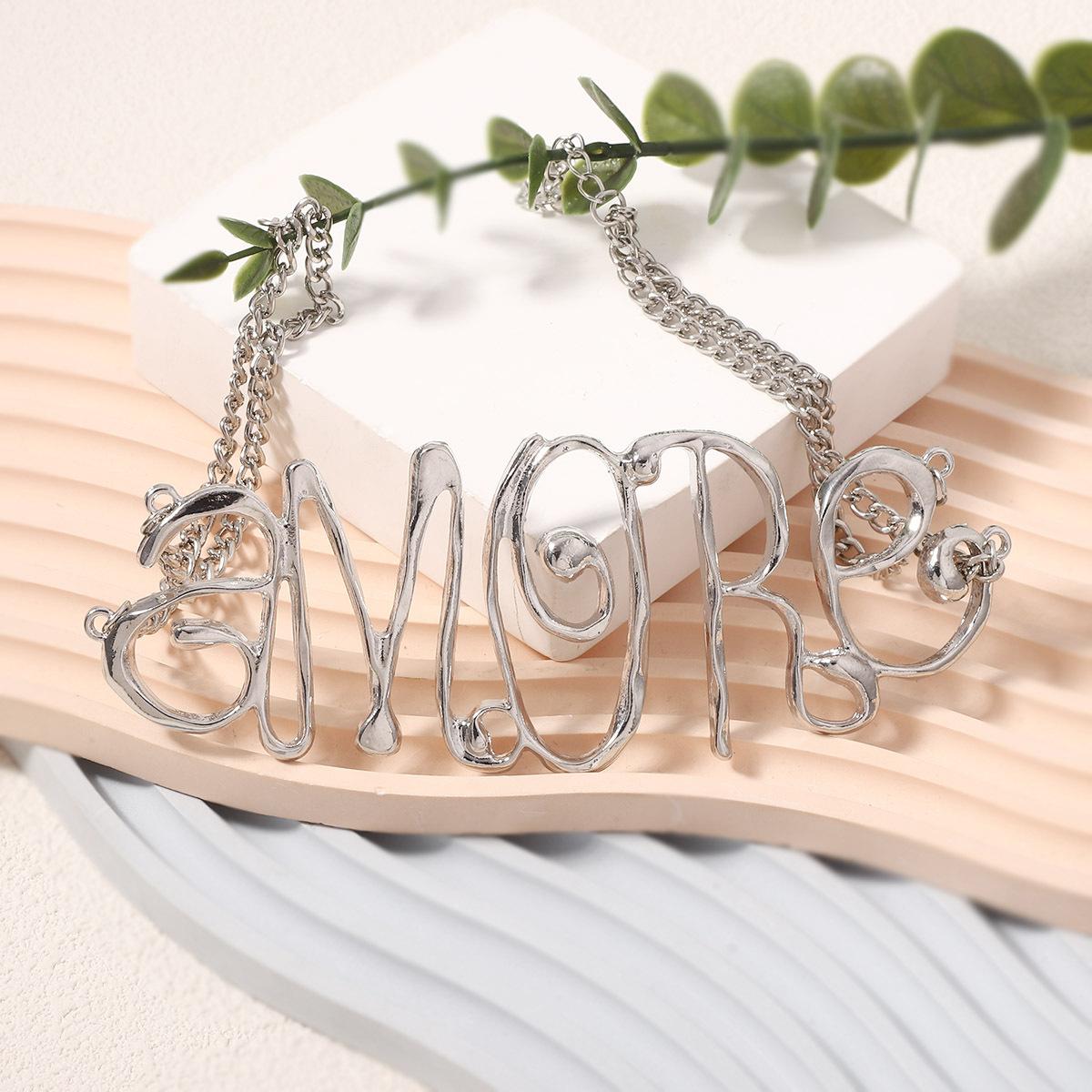 Хип-хоп панк локомотивный стиль полая неправильная буква ключичная цепочка, металл преувеличенный высокий смысл серебряный