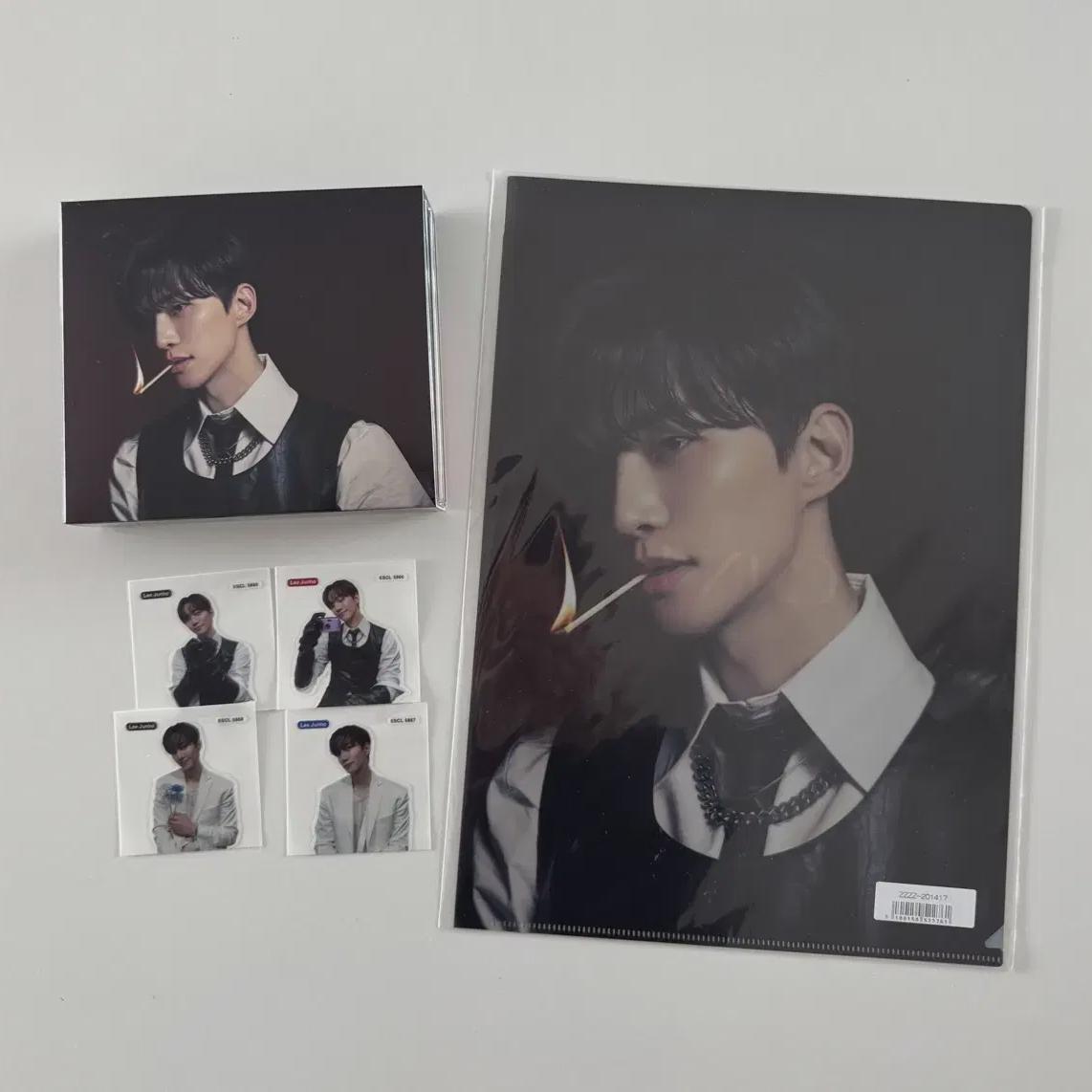 

Lee Joon-ho Can I In The Box Прозрачный файл с ремешком