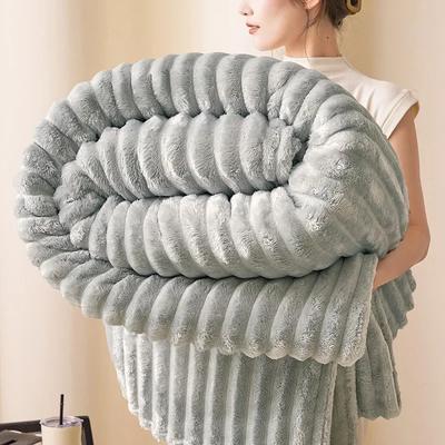 Solid Color Luxurious Faux Rabbit Fur Throw Blanket Soft Warm Winter Blanket with Heat Retention Blanket for Office Home Travel