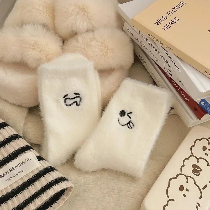 Trendy Ins Style Velvet Socks Women Thick Warm Embroidered Mid Calf Soft Cozy Autumn Winter Floor Socks for Home Wear
