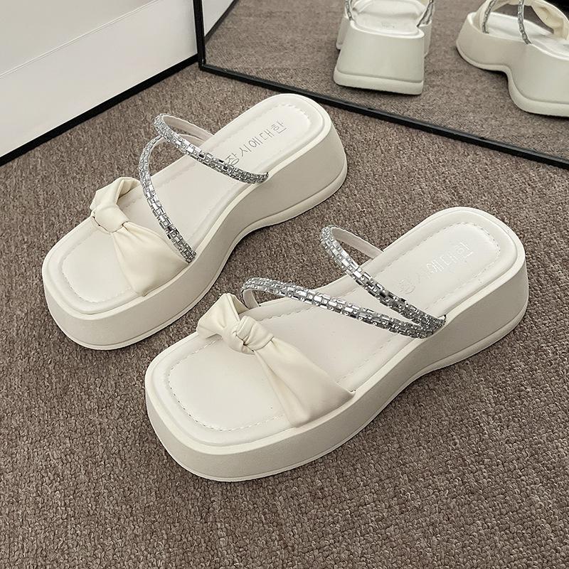 

Новые французские высококачественные толстые подошвы со стразами, красивые пляжные тапочки, женская летняя верхняя одежда, темпераментные и классные тапочки 35 бежевый