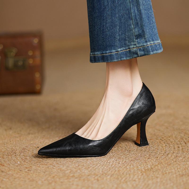 

Four Seasons Leather Single Shoes New Women s Fashion Single Shoes Pointed Comfortable Cow Sole Large Size Shoes High Heel Coarse Heel Solid Color 40 чёрный