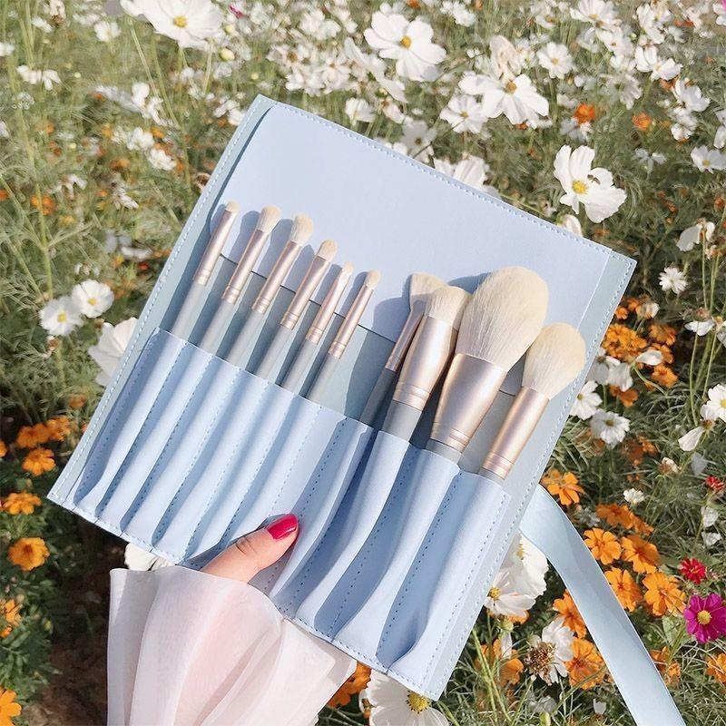 Cangzhou Purple Makeup Brush Set – Includes Soft Hair Eye Shadow, Loose Powder, Concealer, and Beauty Brushes.