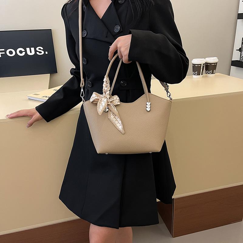 Vintage Commuter Underarm Bag Women'S Fashion Large-Capacity Shoulder Handbag Textured Tote Bag