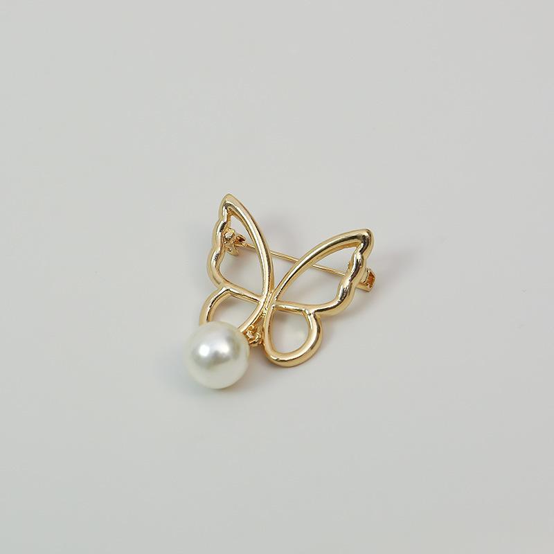 

1PC Simple Glossy Alloy Brooch For Women Suit Accessories Butterfly Limited Pearl Beads Pendant Elegant Party Brooch Gift