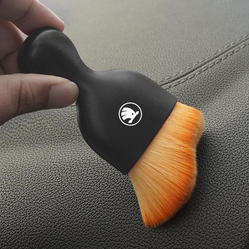 Swpgv4 Car Interior Cleaning Soft Brush Tool Dust Remover For New Skoda Octavia Kodiaq Fabia Superb Karoq Yeti Rapid Vrs Car Pendant