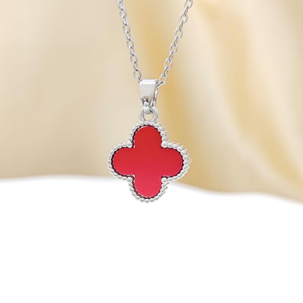 Elegant Four-Leaf Clover Necklace for Women: Light Luxury Design with Pearl and Diamond Pendant
