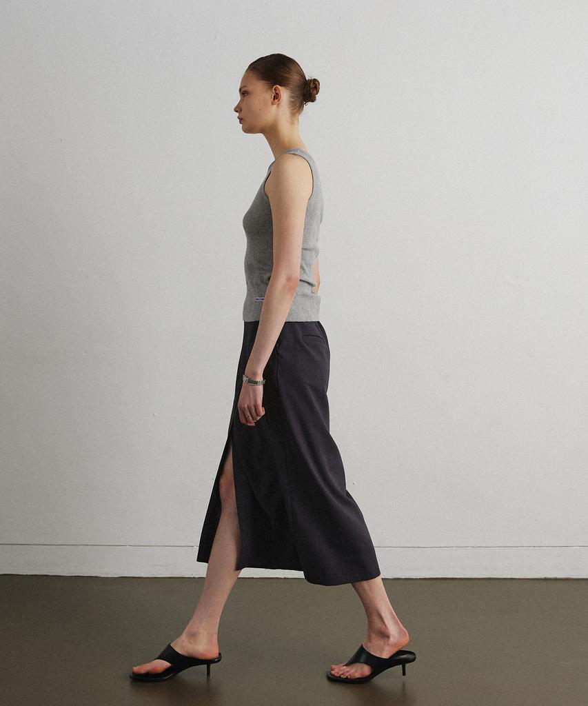 Aheule Front Slit Long Skirt_Dark Gray