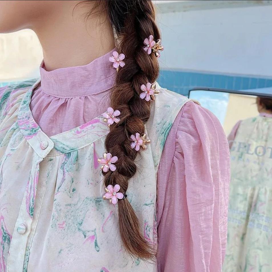 4 st Söta Mini Blomma Hårklämmor Klor Kvinnor Flickor Färgstarka BlomsterHårnålar Söta Små Huvudbonader Hårklämmor Accessoarer