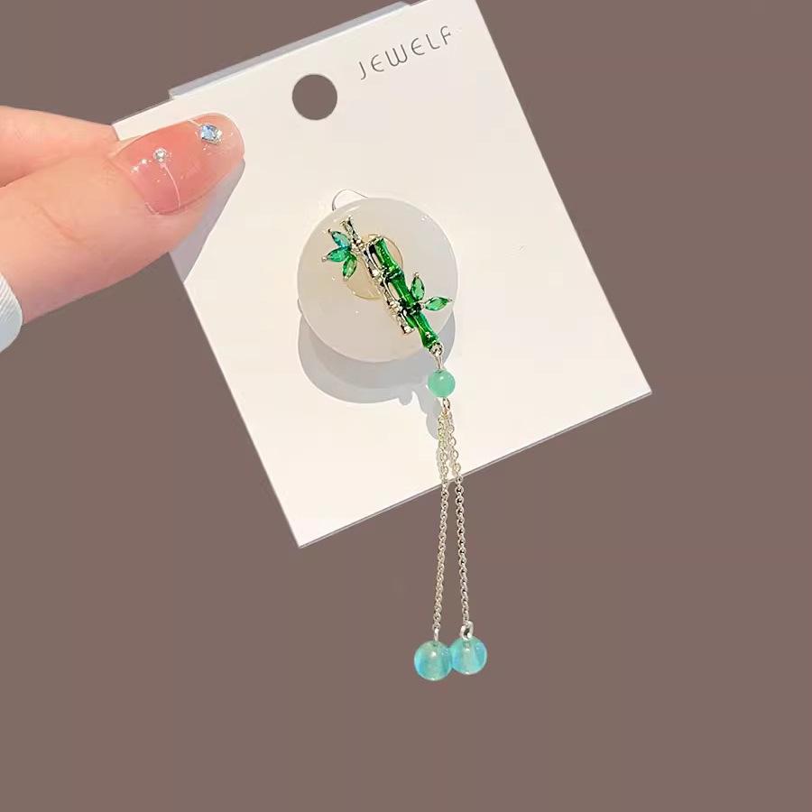 Green Bamboo Ping An Buckle Tassel Brooch High-End Women'S Design Sense Niche Pin Suit Corsage Cheongsam Accessories