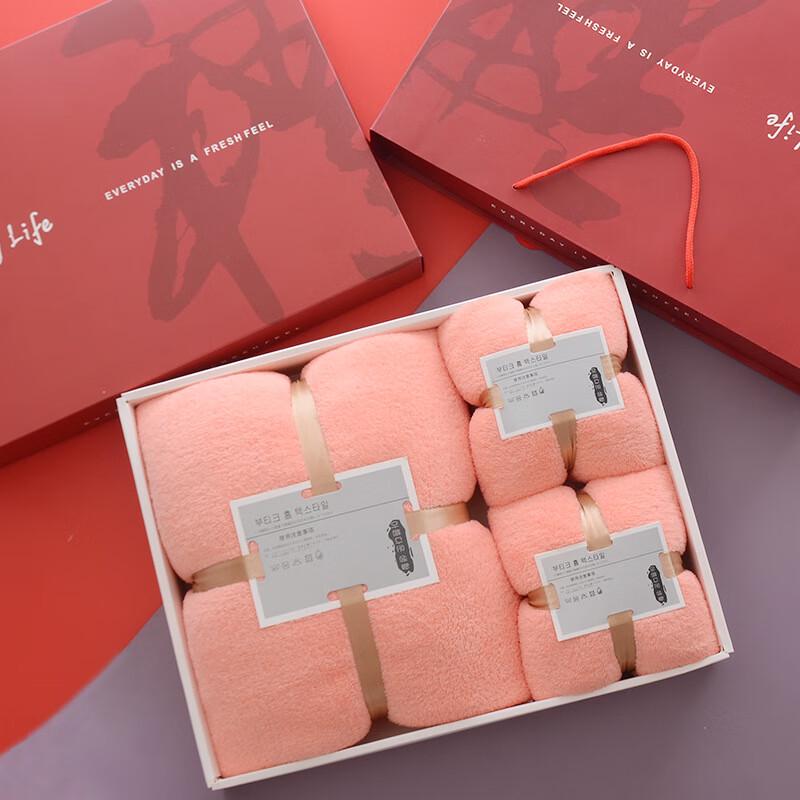 

Ally Wedding Towel and Bath Towel Gift Set