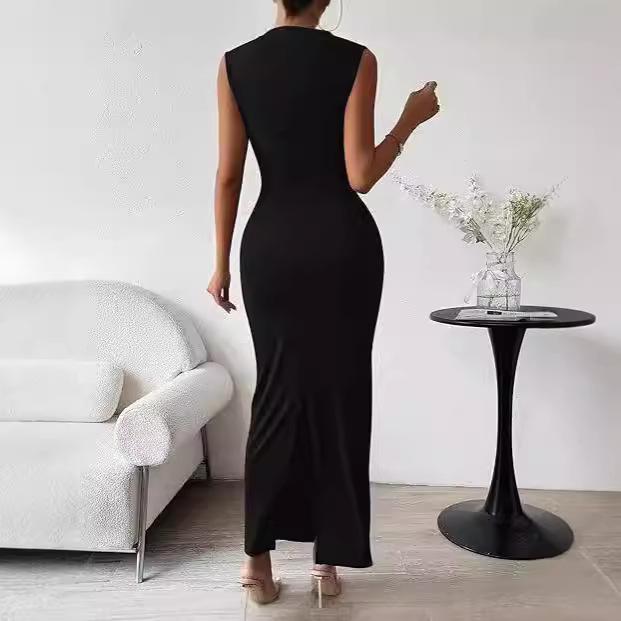 Plus-size Dress, European and American Women's Clothing, Pure and Alluring, Sleeveless, Sexy, Pleated, Slim-fitting, Elegant and Stylish