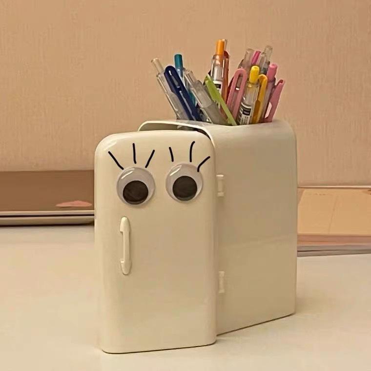 

Милый мини-холодильник - подставка для ручек: Большой тубус для хранения для стола студентки, многофункциональный и милый органайзер для канцелярских принадлежностей.