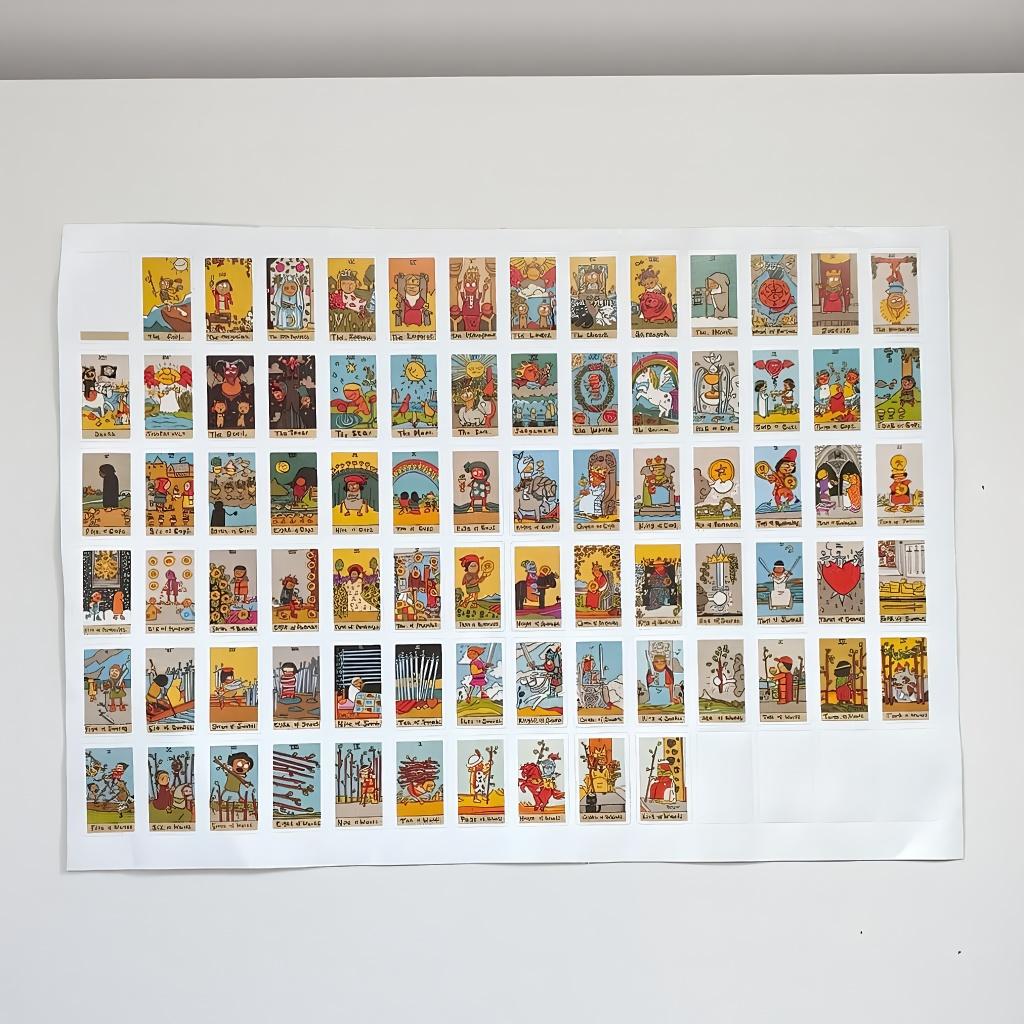 Adesivi dei Tarocchi Disegnati Veramente Male, 80 Pz in un Foglio A4, Ogni Decalcomania Adesiva in Vinile 2x3cm per Laptop, Diari, Magia