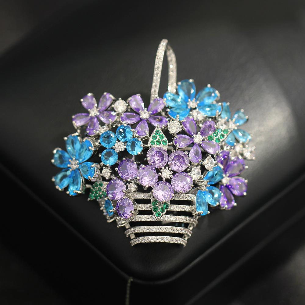 

Брошка-кошик з квітами Маргарити Дорогоцінна брошка Французька Легка розкіш Висококласна Тривимірна Мікроінкрустація Квітка Брошка Аксесуари Шпилька Жіноча