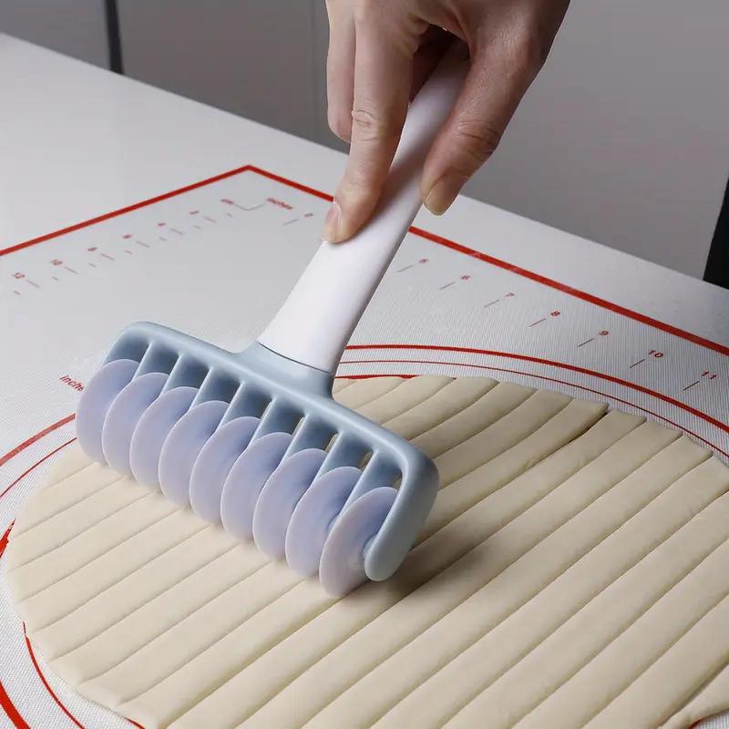 1PCS Fancy Pattern Pizza Rolling Cutter Baking Tools Puff Pastry Net Knife Pattern Rolling Cutter Creative Noodle Rolling Cutter