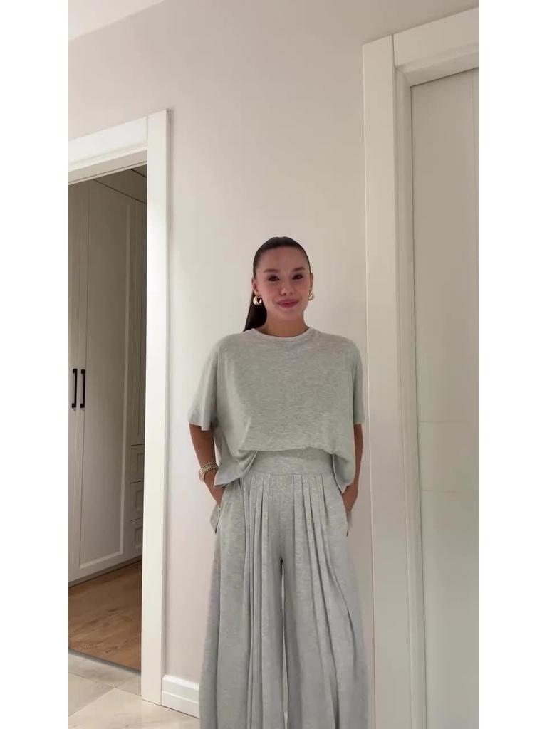 2025 Women's Drapey Wide-Leg Pants Two-Piece Set - Professional Casual Loose Fit with Solid Colors