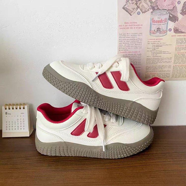 Hong Kong style platform white shoes women's shoes autumn new 2025 popular versatile chic tide niche casual board shoes soft sole