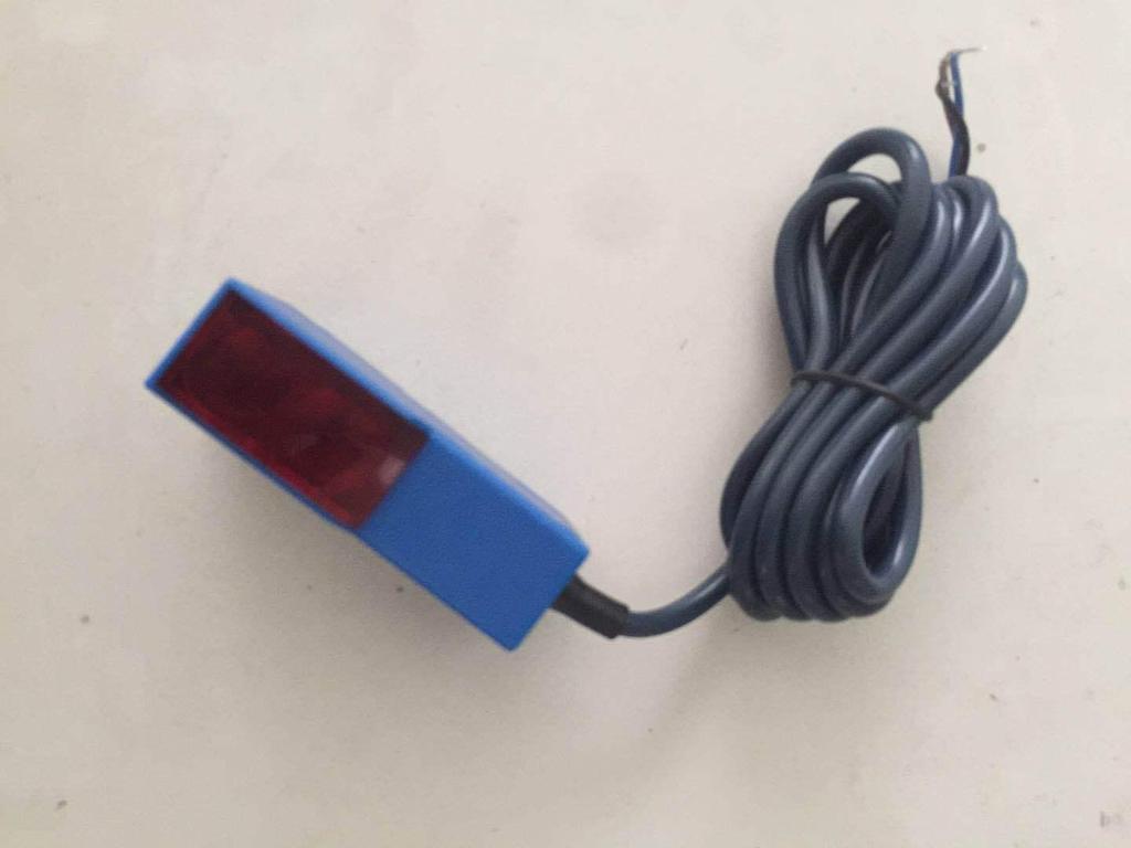 Huguang Infrared Inductive Photoelectric Switch Sensor E3K63-DS50R25DN1N2P1P2