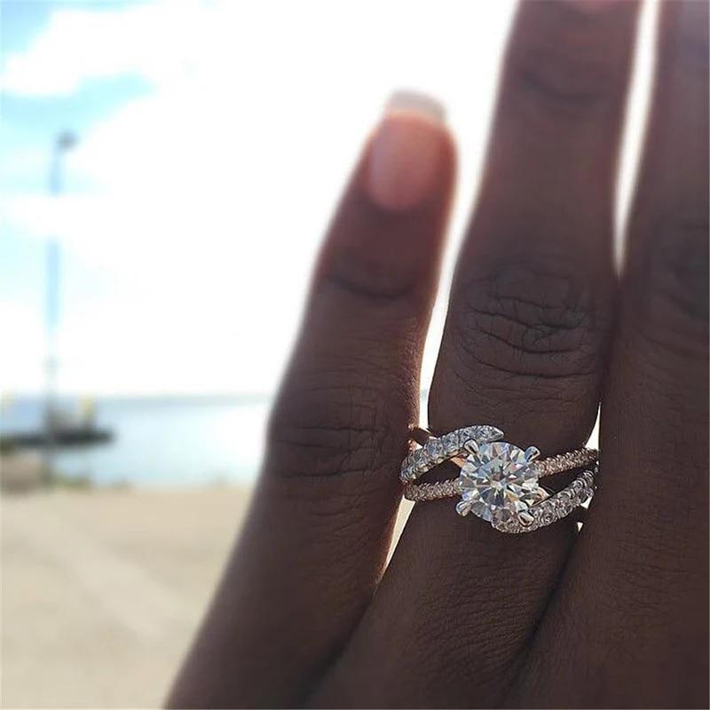 Luxury Wedding Rings for Women Classic Cross Design Inlaid Shiny Crystal Zirconia Ring Fashion Female Engagement Rings Jewelry