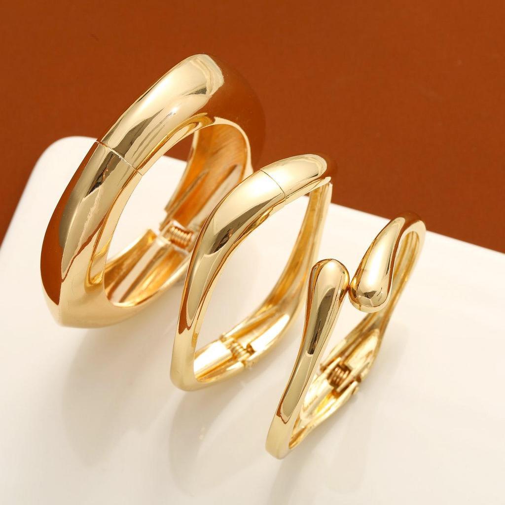 iF ME 1 stk Gullfarget Minimalistisk Chunky Armbånd For Kvinner Mote Elegant Vanntett Design Åpen Mansjett Armbåndssett Retro Smykker Gaver