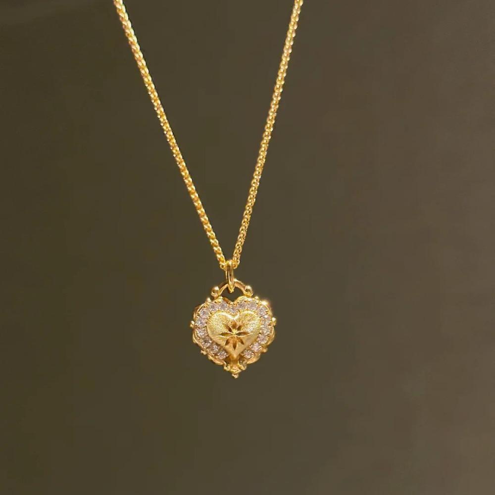 Vintage Italian Court Style Necklace Romantic Heart Pendant with Diamond Elegant Luxury Jewelry for Women
