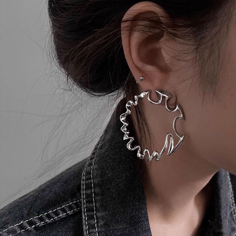 Fashion Metal Irregular Big Circle Hoop Earring for Women Exaggerated Silver Colour Twisted Personality Earrings Jewelry Gift