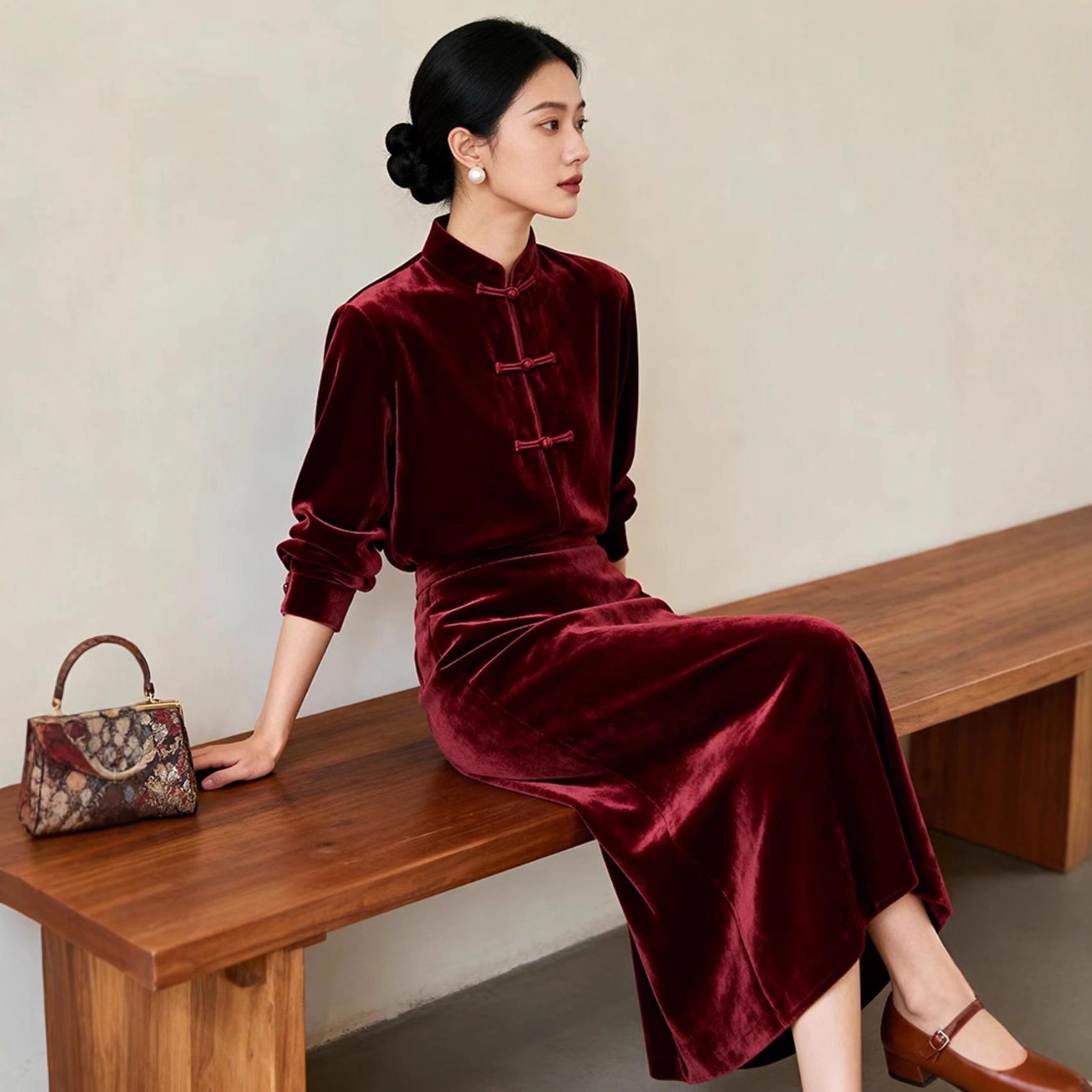 New Chinese Style Wine Red Velvet Shirt with Frog Buttons, Elegant Two-Piece Winter Set M