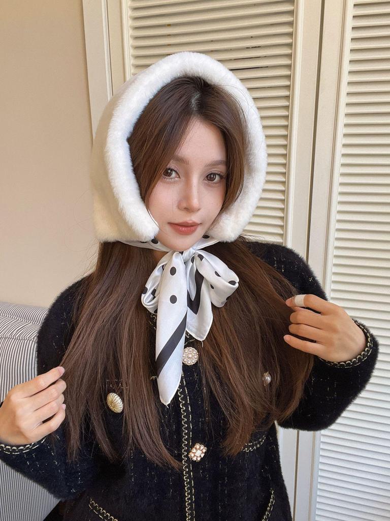 Exquisite Women's Korean Style Plush Scarf - Versatile Neck Warmer for Autumn and Winter