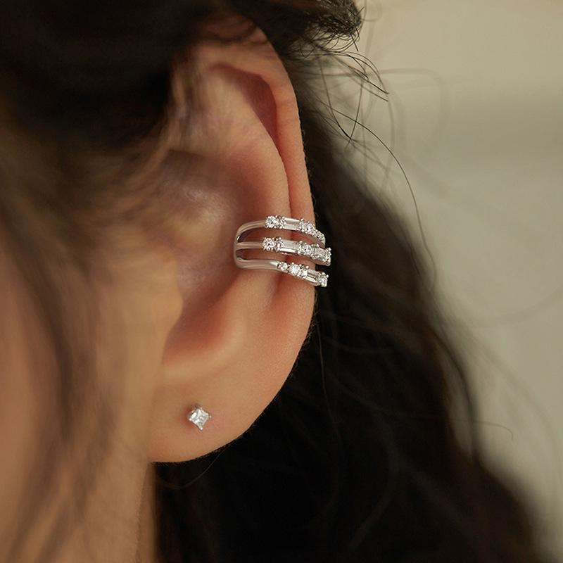 Korean Style Irregular Shiny Gear Ear Cuff, No Piercing Needed, Versatile and Chic for Autumn