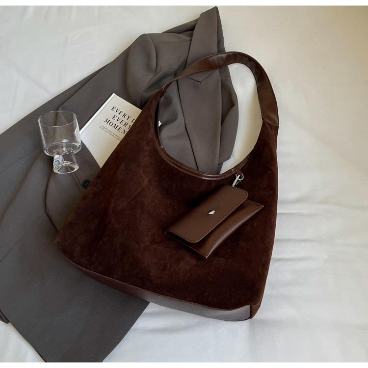 

Мода и досуг 2025 большая сумка-тоут осень и зима новая ретро сумка под мышкой текстура матовая плечевая женская сумка темно-коричневого