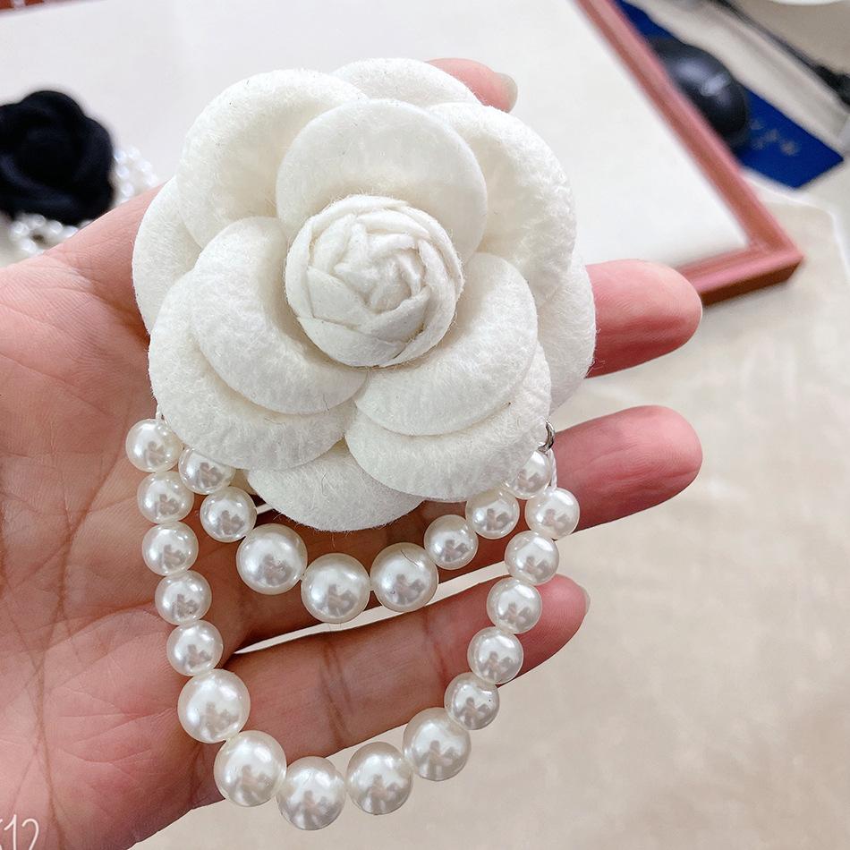 Fashion Women Men Elegant Korean Style Camellia Pearl Brooches Pins Fashion Cloth Flower Wedding Party Exquisite Brooch Pin