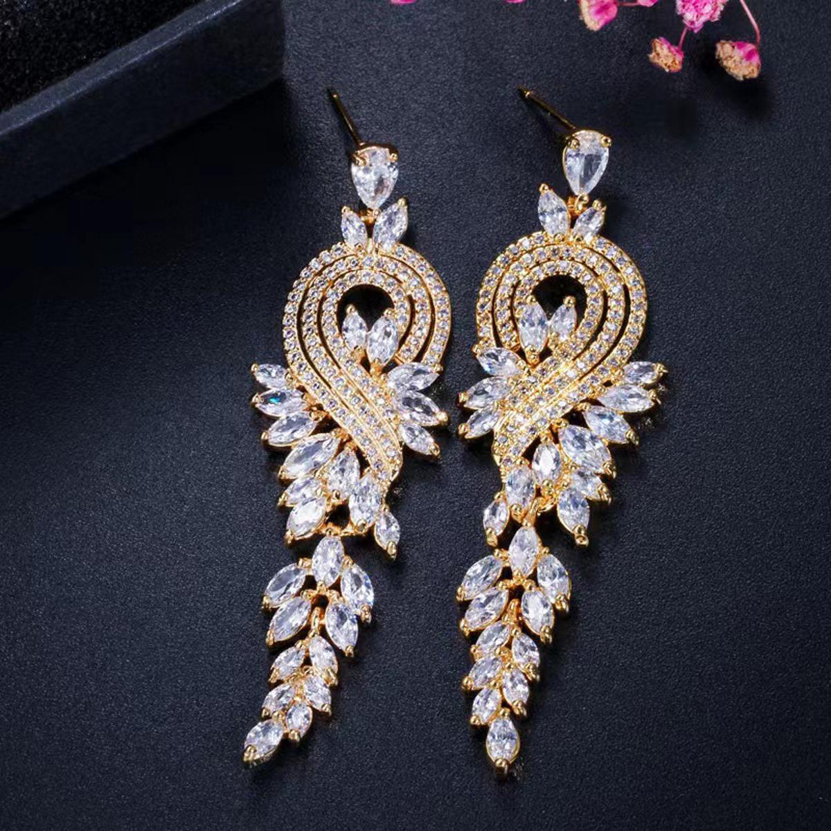 

Fashion Long Leaf Colored Fringed Earrings Femininity Exquisite Leaves Music Note Drop-Shaped Diamond Earrings