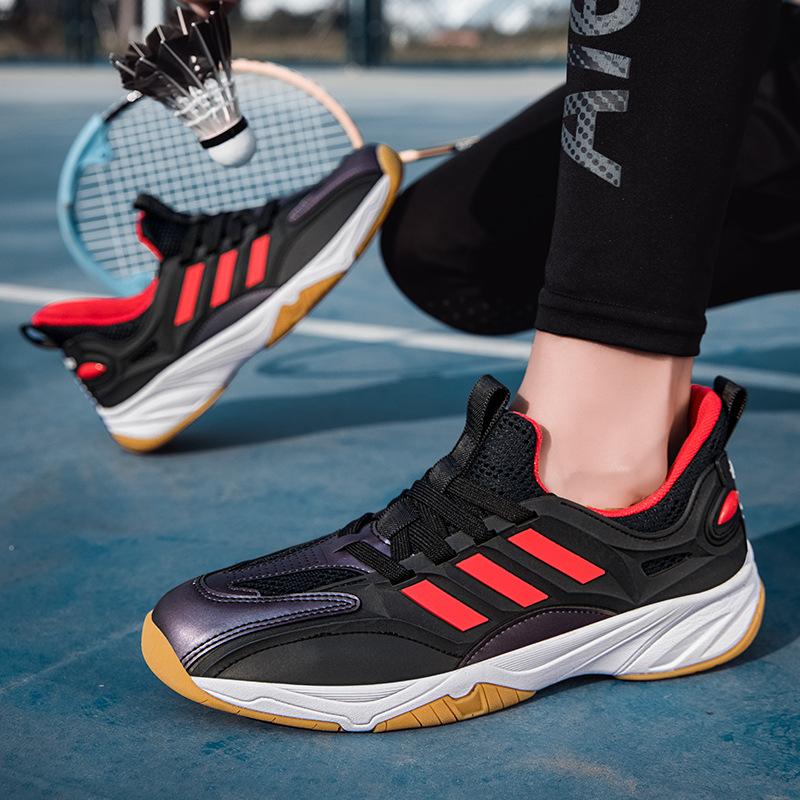 2025 New Badminton Shoes Men's Non-slip Breathable Professional Ultra-light Sports Shoes Summer Table Tennis Shoes Volleyball Shoes