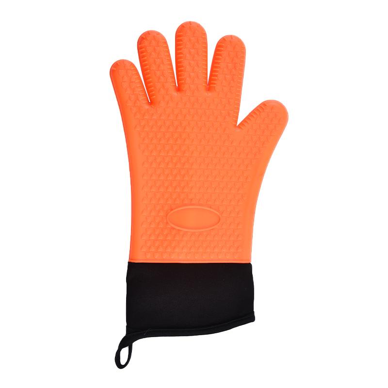 Heart-Shaped Silicone Insulated Oven Mitts: Cotton-Padded, Heat-Resistant, Five-Finger Design for Cooking and Baking.