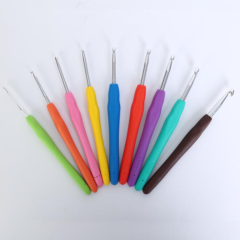 Rainbow Soft Grip Aluminum Crochet Hooks Set with Wool Needles