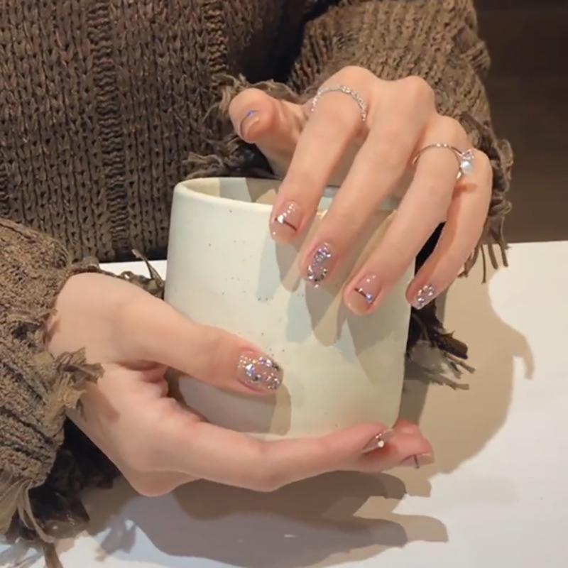 

30-Piece High-End Wearable Armor False Nails Set with Glitter Sequins & Rhinestones - Short Manicure GN039 [Glue Version]