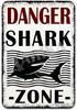 Danger Zone Requins Plaque Métallique Vintage Boîte Man Cave pour Hommes Femmes Décor Mural pour Bars Restaurants Cafés Pubs 12x8 Pouces