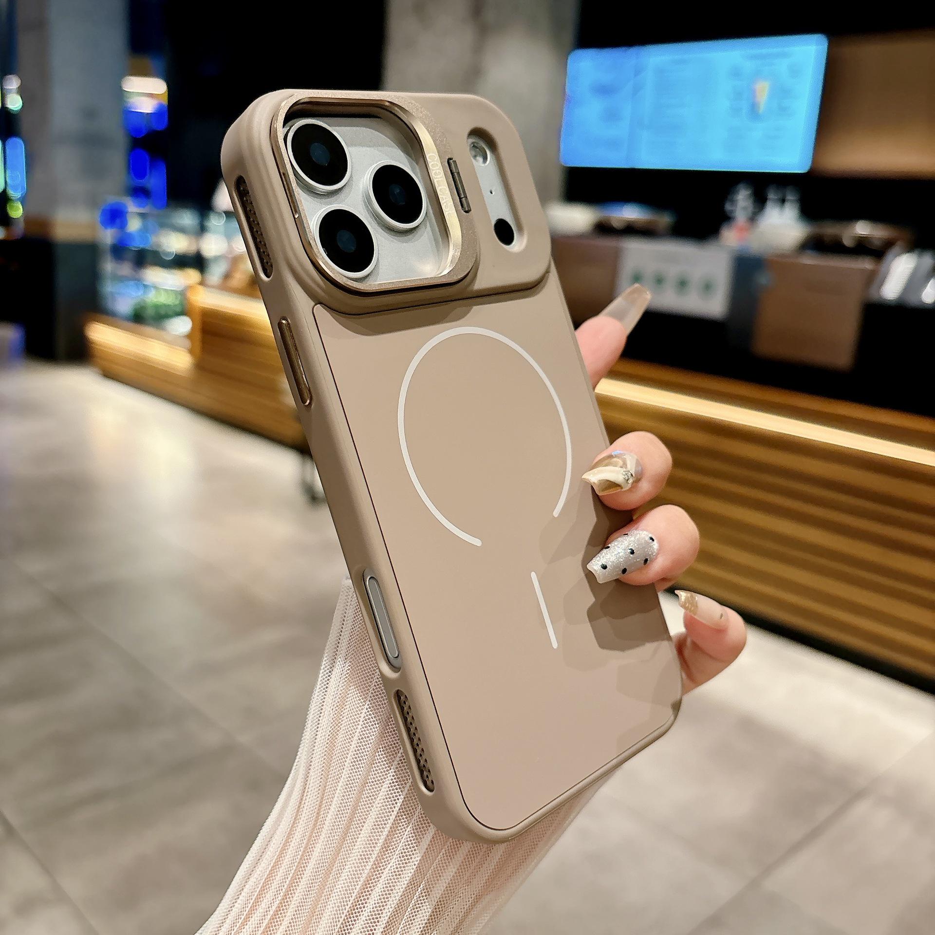 

Магнитный матовый защитный чехол с подставкой для объектива для Apple iPhone 16/15/14 Pro Max с эффектом кожи iPhone 17 Pro Max золотой/пустынный