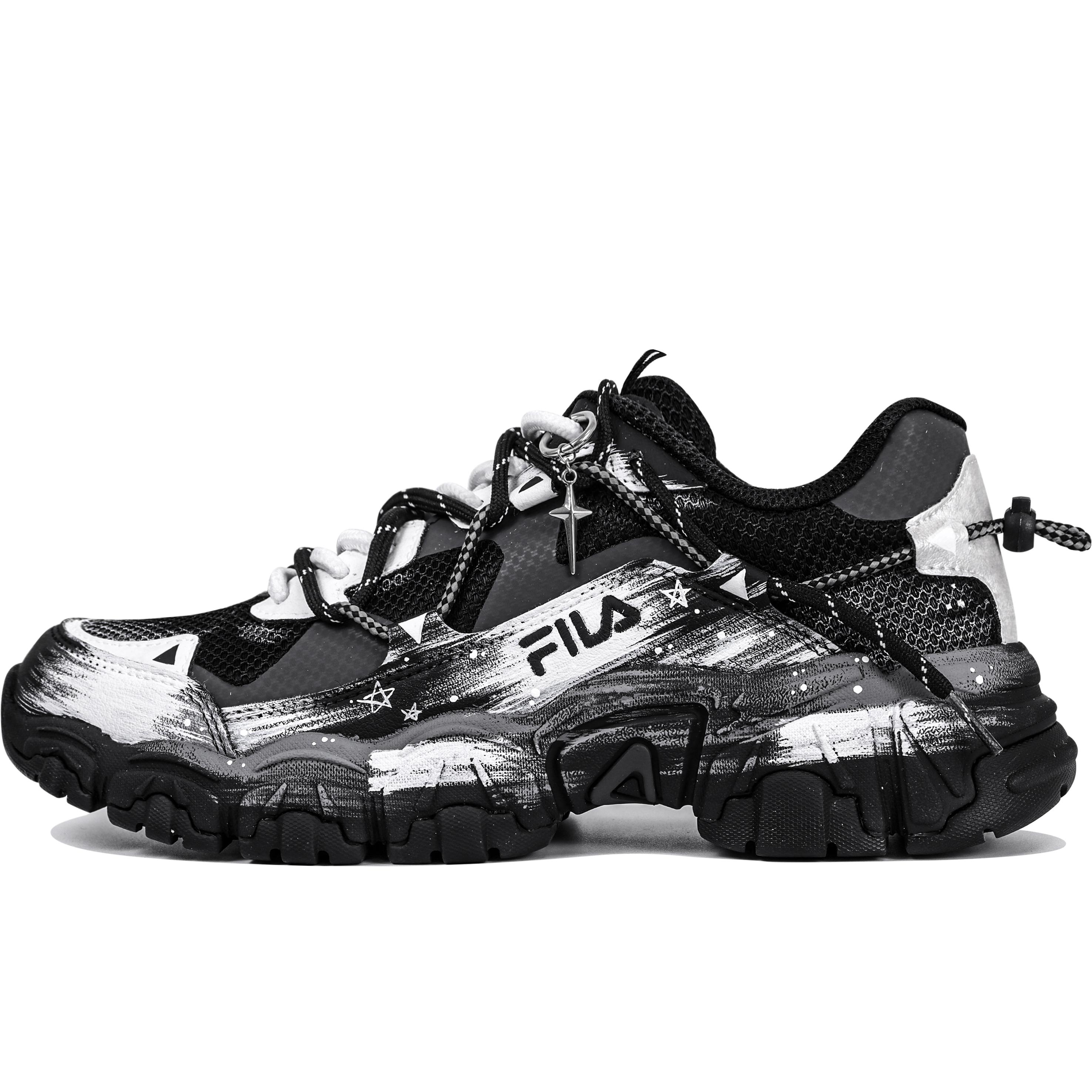 FILA Fluid Cat Paw, Gothic Knight, Outdoor Wilderness Cushioning Low top Casual Shoes Unisex Black White 1JM02570H_001(Team204-) 36