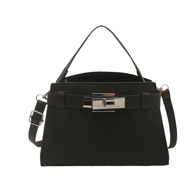 

New fashion Korean bag, small fresh texture, shoulder bag, niche simple commuting, shopping, small square bag girl чёрный