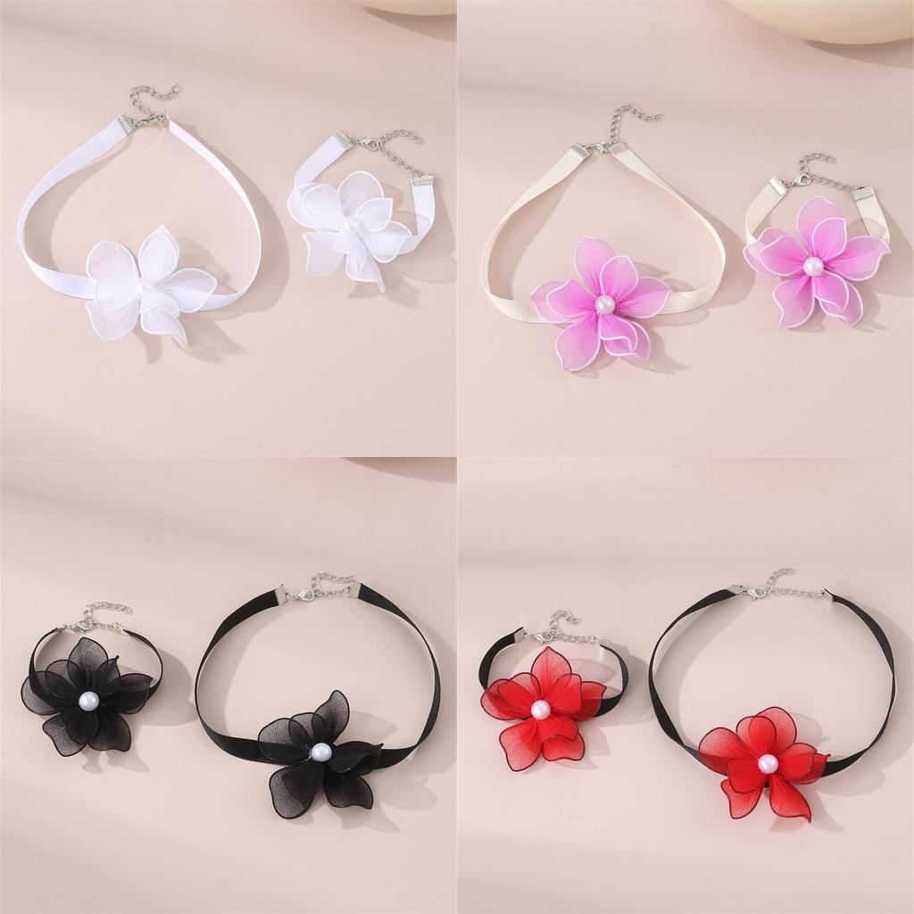 Collier Fleur en Forme de Cœur avec Matière en Maille et Chaîne Classique pour Style Féminin
